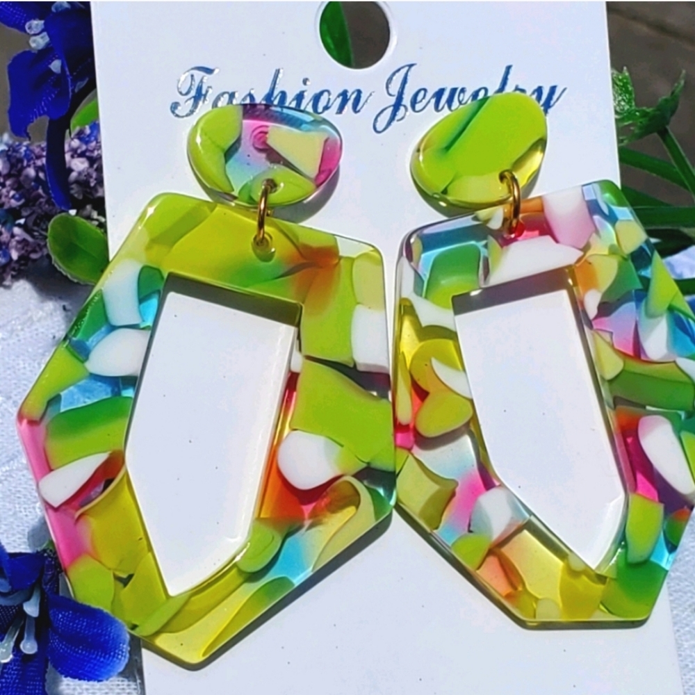 Fashion multi colored drop

Statement Earrings